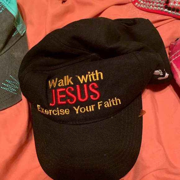 Designer caps - Picture 5 of 5